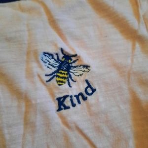 ☀️ 3/$20 🐝 Bee Kind Embroidered Tee
